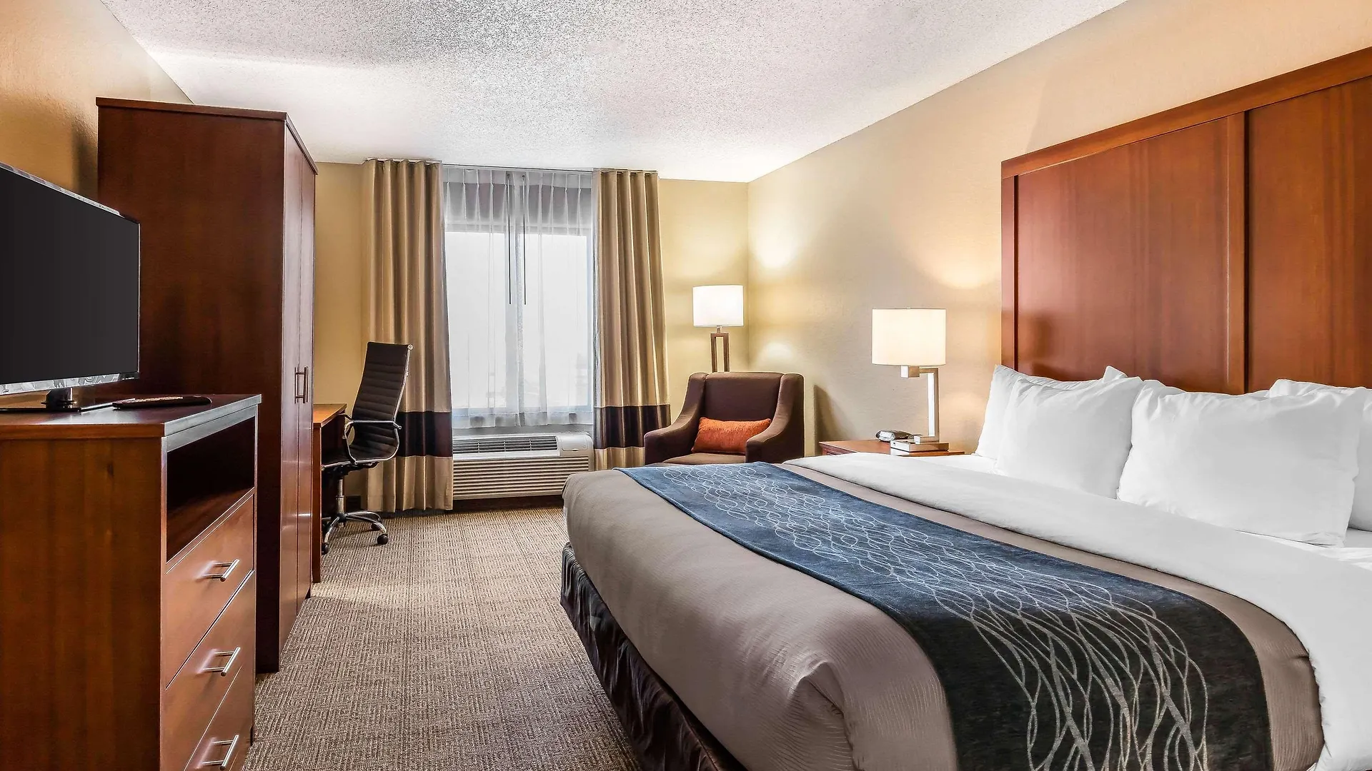 Comfort Inn & Suites Airport-American Way Memphis